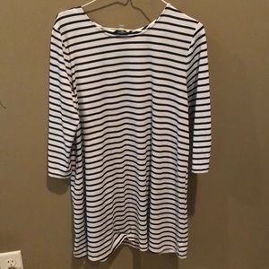 Jodifl Dress Medium Lace Button Back Detail